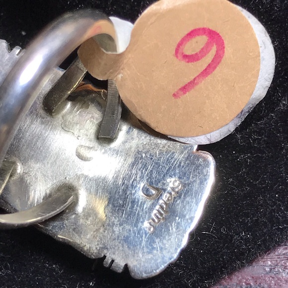 Substantial turquoise and sterling ring. - Picture 3 of 6